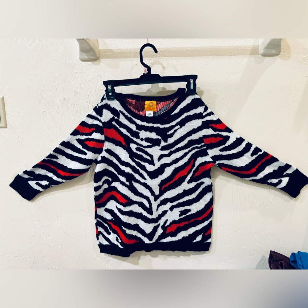 Woman’s sweater top PM